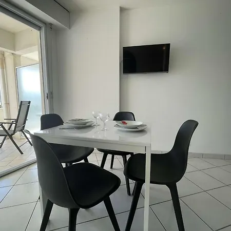 Appt - Lr110-f13 לה רושל